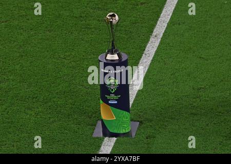 Doha, Katar. Dezember 2024. Die Trophäe des FIFA Challenger Cup findet am 14. Dezember im Stadion 974 in Doha, Katar, statt, bevor der mexikanische Pachuca und der ägyptische Al-Ahly im Fußball-Interkontinentalcup zwischen Mexiko und Al-Ahly im Fußball-Stadion ausgetragen wurden. 2024. Foto: Ahmed Alsaidi/DiaEsportivo/Alamy Live News Credit: DiaEsportivo/Alamy Live News Stockfoto
