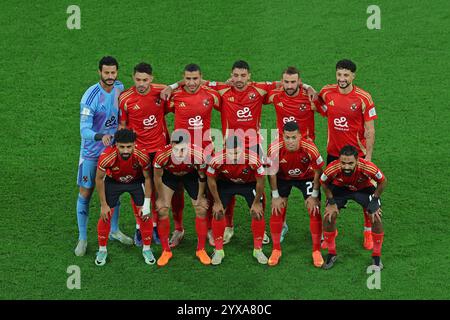 Doha, Katar. Dezember 2024. Spieler von Al Ahly posierten für das Fototeam während des FIFA Challenger Cup und des FIFA Intercontinental Cup Fußballspiels zwischen dem mexikanischen Pachuca und dem ägyptischen Al-Ahly am 14. Dezember im Stadion 974 in Doha, Katar, 2024. Foto: Ahmed Alsaidi/DiaEsportivo/Alamy Live News Credit: DiaEsportivo/Alamy Live News Stockfoto