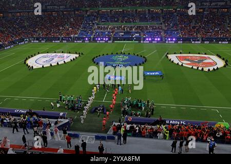 Doha, Katar. Dezember 2024. Die Spieler von Pachuca und Al Ahly nehmen am 14. Dezember vor dem FIFA Challenger Cup und dem FIFA Intercontinental Cup zwischen dem mexikanischen Pachuca und dem ägyptischen Al-Ahly im Stadion 974 in Doha, Katar, Teil. 2024. Foto: Ahmed Alsaidi/DiaEsportivo/Alamy Live News Credit: DiaEsportivo/Alamy Live News Stockfoto
