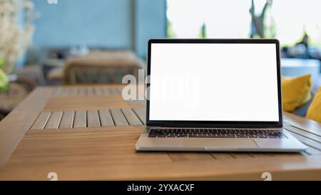 Arbeitsbereich Hintergrund neues Projekt auf Laptop-Computer mit leerem Kopierbereich für Ihre Werbetext. Laptop mit leerem Bildschirm und Platz Stockfoto