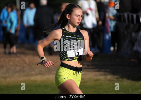 San Diego, Kalifornien, USA. Dezember 2024. Chase Gilbert belegt den 26. Platz in 18:42,1, im Mädchenrennen während der Foot locker Cross Country Championships am Samstag, den 14. Dezember 2024, in San Diego. Quelle: Kirby Lee/Alamy Live News Stockfoto