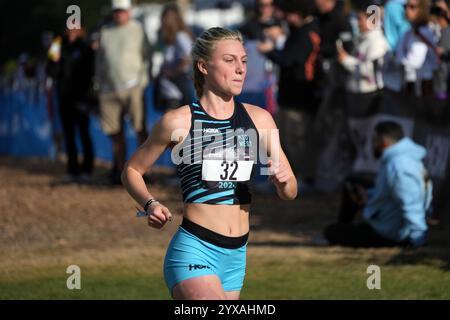 San Diego, Kalifornien, USA. Dezember 2024. Jessica Jazwinski belegt 24. Platz im Mädchenrennen in 18:37,3, während der Foot locker Cross Country Championships am Samstag, den 14. Dezember 2024, in San Diego. Quelle: Kirby Lee/Alamy Live News Stockfoto