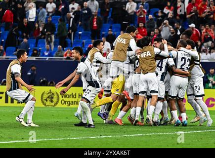 Doha, FIFA Intercontinental Cup 2024 in Doha. Dezember 2024. Die Spieler des CF Pachuca feiern, nachdem sie am 14. Dezember 2024 in Doha, Katar, das Spiel des FIFA Challenger Cup zwischen dem ägyptischen Al Ahly SC und dem mexikanischen CF Pachuca gewonnen haben 2024. Quelle: Nikku/Xinhua/Alamy Live News Stockfoto