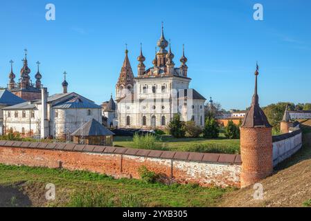 Die Kathedrale von St. Michael Erzengel in einem alten Kloster. Jurjew-Polski, Region Wladimir. Russland Stockfoto