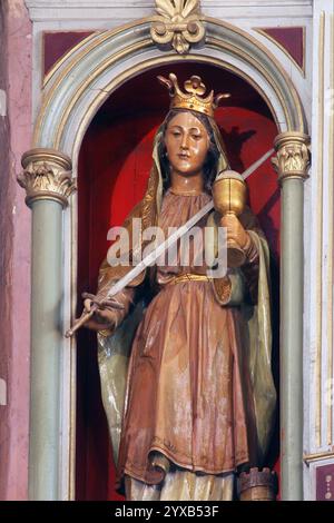 St. Barbara, Statue auf dem Altar unserer Lieben Frau von den Armen in der Pfarrkirche der Heiligen Dreifaltigkeit in Rovisce, Kroatien Stockfoto