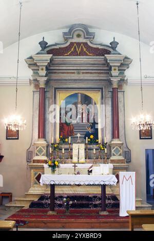 Hauptaltar in der Kapelle unserer Lieben Frau der Gesundheit in Vela Luka, Insel Korcula, Kroatien Stockfoto