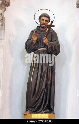 St. Franziskus, Statue auf dem Altar des Heiligen Franziskus von Assisi in der Kapelle unserer Lieben Frau von Gesundheit in Vela Luka, Insel Korcula, Kroatien Stockfoto