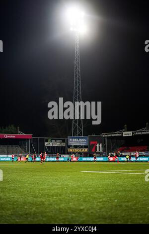 Rotterdam, Niederlande. Dezember 2024. Rotterdam - Überblick über das Stadion während der zehnten Runde der Azerion Vrouwen Eredivisie in der Saison 2024/2025. Das Spiel findet am 15. Dezember 2024 im Van Donge & de Roo Stadion in Rotterdam statt. Credit: Box to Box Pictures/Alamy Live News Stockfoto