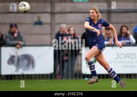 London, Großbritannien. Dezember 2024. Martha Goddard (11 Dulwich Hamlet) in Aktion während des FA Womens National League Division One South East Spiels zwischen Dulwich Hamlet und London Seaward im Champion Hill Stadium. Quelle: Liam Asman/Alamy Live News Stockfoto