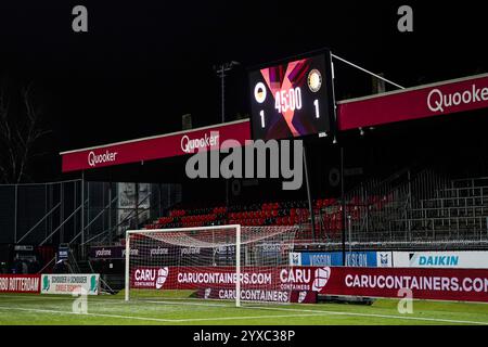 Rotterdam, Niederlande. Dezember 2024. Rotterdam - das Ergebnis in der zehnten Runde der Azerion Vrouwen Eredivisie in der Saison 2024/2025. Das Spiel findet am 15. Dezember 2024 im Van Donge & de Roo Stadion in Rotterdam statt. Credit: Box to Box Pictures/Alamy Live News Stockfoto