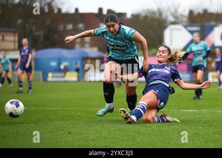 London, Großbritannien. Dezember 2024. Action während des FA Womens National League Division One South East Spiels zwischen Dulwich Hamlet und London Seaward im Champion Hill Stadium. Quelle: Liam Asman/Alamy Live News Stockfoto