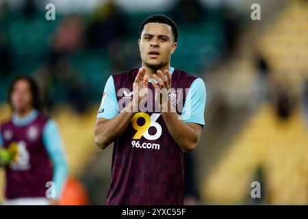 Burnleys CJ Egan-Riley nach dem Sieg ihrer Mannschaft im Sky Bet Championship Match in Carrow Road, Norwich. Bilddatum: Sonntag, 15. Dezember 2024. Stockfoto