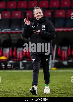 Rotterdam, Niederlande. Dezember 2024. Rotterdam - Emma Coolen in der zehnten Runde der Azerion Vrouwen Eredivisie in der Saison 2024/2025. Das Spiel findet am 15. Dezember 2024 im Van Donge & de Roo Stadion in Rotterdam statt. Credit: Box to Box Pictures/Alamy Live News Stockfoto