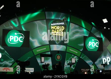 Alexandra Palace, London, Großbritannien. Dezember 2024. PDC Paddy Power World Dart Championships 2024/25 Tag 1; Ansicht der Hauptbühne Credit: Action Plus Sports/Alamy Live News Stockfoto