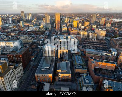 Blick aus der Vogelperspektive auf die Great Ancoats St und die Stadtlandschaft von Manchester Stockfoto