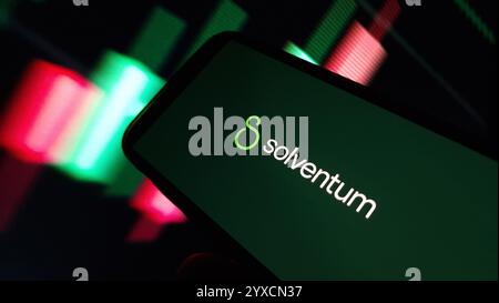 Konskie, Polen - 14. Dezember 2024: Das Firmenlogo von Solventum wird auf dem Mobiltelefon angezeigt Stockfoto