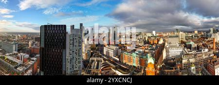 Luftbild der Stadt Manchester über der Oxford Road und dem Bahnhof Oxford Stockfoto