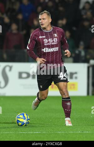 Salerno, Italien, 15. Dezember 2024 Pawel Jaroszynski von US Salernitana 1919 in Aktion während der Serie B BKT zwischen US Salernitana 1919 und SS Juve Stabia:Agostino Gemito/ Alamy Live News Stockfoto