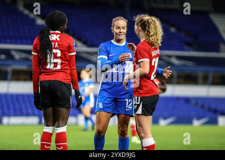 Birmingham, Großbritannien. Dezember 2024. Birmingham, England, 15. Dezember 2024: Spieler in Vollzeit des Barclays Womens Championship Fußballspiels zwischen Birmingham City und Charlton Athletic in St Andrews in Birmingham, England (Natalie Mincher/SPP) Credit: SPP Sport Press Photo. /Alamy Live News Stockfoto