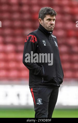 Middlesbrough 1. Mannschaftstrainer Graeme Carrick wird am Samstag, den 14. Dezember 2024, beim Sky Bet Championship-Spiel zwischen Middlesbrough und Millwall im Riverside Stadium in Middlesbrough gesehen. (Foto: Mark Fletcher | MI News) Credit: MI News & Sport /Alamy Live News Stockfoto