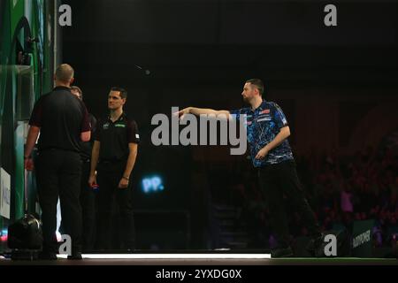 Alexandra Palace, London, Großbritannien. Dezember 2024. 2024/25 PDC Paddy Power World Dart Championships Tag 1; Luke Humphries in Aktion gegen Thibault Tricole. Beschreibung: Action Plus Sports/Alamy Live News Stockfoto