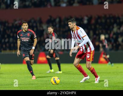 Aves, Santo Tirso, Portugal. Dezember 2024. BAPTISTE ROUX Spieler aus Aves wurden während des Liga Portugal Betclic 2024/25 Spiel zwischen Aves und SL Benfica im EstÃ¡dio do Clube Desportivo das Aves 15, 2024 in Vila das Aves gesehen. Endpunktzahl Aves 1 - 1 SL Benfica (Credit Image: © Miguel Lemos/ZUMA Press Wire) NUR REDAKTIONELLE VERWENDUNG! Nicht für kommerzielle ZWECKE! Quelle: ZUMA Press, Inc./Alamy Live News Stockfoto