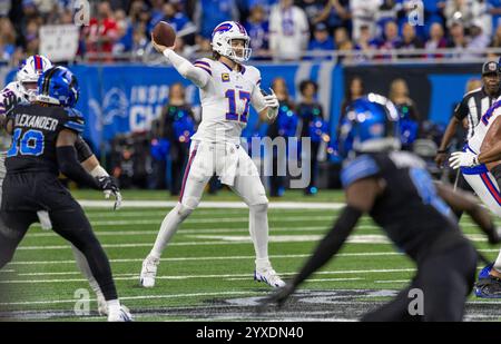 Detroit, Usa. Dezember 2024. Der Buffalo Bills Quarterback Josh Allen wirft am Sonntag, den 15. Dezember 2024, einen Pass gegen die Buffalo Bills im Ford Field in Detroit, Michigan. Foto: Rena Laverty/UPI Credit: UPI/Alamy Live News Stockfoto