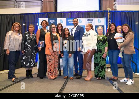 Yvonne Cowser Yancy, Richterin Glenda Hatchet, Reverend Natosha Reid Rice, US-Rep. Nikema Williams (D-GA), Georgia State Rep. Saira Draper, Maya Harris, Atlanta Bürgermeister Andre Dickens, Spelman College Studentenleiter Ryan Bates, Jan Prisby Bryson, und Gäste nehmen am 18. Oktober 2024 im Hyatt Regency (Foto: Julia Beverly/Alamy Live News) Stockfoto