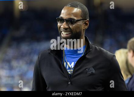 Detroit, Usa. Dezember 2024. Calvin Johnson, ehemaliger Detroit Lions Wide Receiver, lächelt vor dem Spiel gegen die Buffalo Bills im Ford Field in Detroit, Michigan am Sonntag, den 15. Dezember 2024. Foto: Rena Laverty/UPI Credit: UPI/Alamy Live News Stockfoto