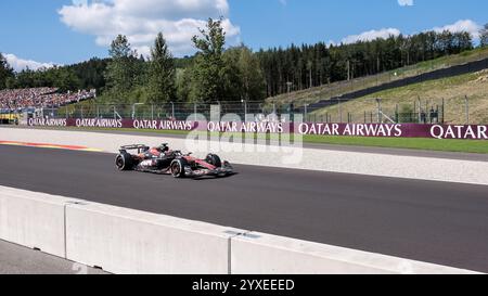 Blick auf den Renntag auf dem berühmten Circuit de Spa-Francorchamps, einer Rennstrecke in Francorchamps, Stavelot, Wallonien, Belgien. Stockfoto