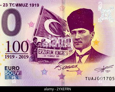 Porträt von Mustafa Kemal Atatürk während des Kongresses in Erzurum am 23. Juli 1919 aus einer 0-Euro-Türkei-Banknote. Gedenkfeier zum 100. Geburtstag Stockfoto