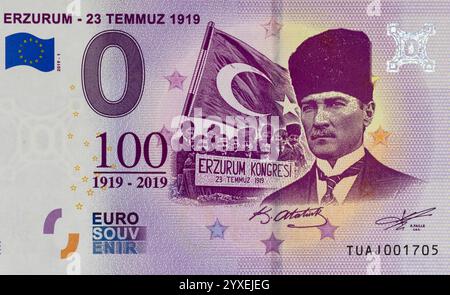 Souvenir 0 Null-Euro-Türkei-Banknote. Gedenkausgabe zum 100. Geburtstag mit Mustafa Kemal Atatürk während des Kongresses in Erzurum am 2. Juli Stockfoto