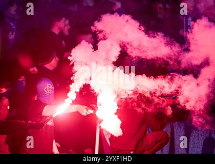 Glasgow, Großbritannien. Dezember 2024. Rangers Fans beim Finale des Premier Sports Cup in Hampden Park, Glasgow. Der Bildnachweis sollte lauten: Neil Hanna/Sportimage Credit: Sportimage Ltd/Alamy Live News Stockfoto