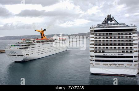 FOTOS: Marseille, Frankreich. 15. Dezember 2024: Rückblick auf „das Kreuzfahrtschiff, das nie gekreuzt hat“. Vor 10 Jahren verließ das Kreuzfahrtschiff Costa Celebration Europa zu einem unbekannten Ziel, das von einem unbekannten Käufer gekauft wurde. Das alte Schiff, das 1987 für Carnival gestartet wurde, ex Grand Celebration des letztlich pleite gewordenen Iberocruceros, hatte gerade seinen Namen geändert und wurde in der französischen Werft umgerüstet. Quelle: KEVIN IZORCE/Alamy Live News Stockfoto