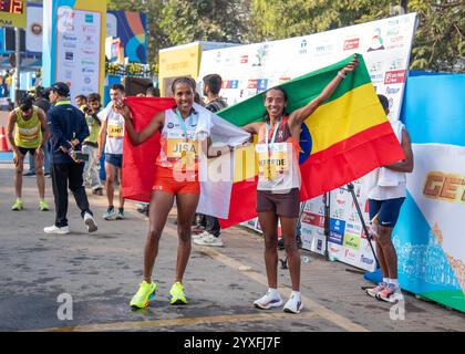 Kalkutta, Indien. Dezember 2024. Tata Steel World Marathon 25K Kolkata (TSW25K). Der weltweit einzige 25K Marathon des World Athletics Gold Label fand am 15. Dezember 2024 in Kalkutta statt. (Foto von Amlan Biswas/Pacific Press) Credit: Pacific Press Media Production Corp./Alamy Live News Stockfoto