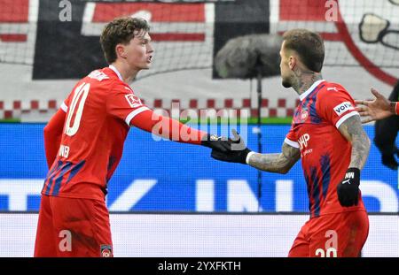 TOR zum 1:1 Paul Wanner 1. FC Heidenheim 1846 FCH (10) Torjubel Niklas Dorsch 1. FC Heidenheim 1846 FCH (39) 1. FC HEIDENHEIM 1846 FCH VS. VFB STUTTGART 15.12.2024 DFL-VORSCHRIFTEN VERBIETEN JEDE VERWENDUNG VON FOTOGRAFIEN ALS BILDSEQUENZEN UND/ODER QUASI-VIDEO Stockfoto