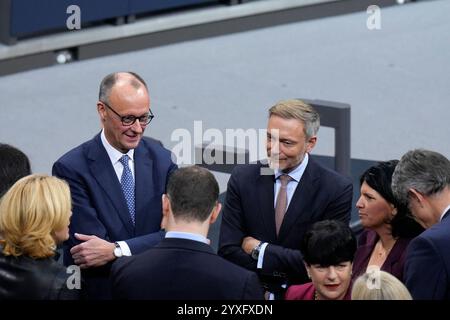 Sitzung Deutscher Bundestag, Stellen der Vertrauensfrage Sitzung Deutscher Bundestag, Rede, Plenum, Christian Lindner und Friedrich Merz Berlin Berlin GER *** Sitzung Deutscher Bundestag, Vertrauensfrage Sitzung Deutscher Bundestag, Rede, Plenum, Christian Lindner und Friedrich Merz Berlin Berlin GER Stockfoto