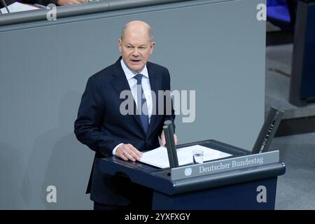 Sitzung Deutscher Bundestag, Stellen der Vertrauensfrage, Bundeskanzler Olaf Scholz Sitzung Deutscher Bundestag, Rede, Plenum Berlin Berlin GER *** Sitzung Deutscher Bundestag, Vertrauensfrage, Bundeskanzler Olaf Scholz Sitzung Deutscher Bundestag, Rede, Plenum Berlin Berlin GER Stockfoto