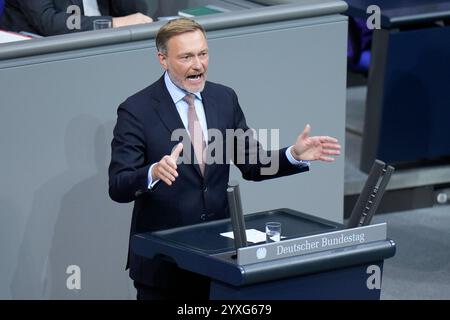 Sitzung Deutscher Bundestag, Stellen der Vertrauensfrage Sitzung Deutscher Bundestag, Rede, Plenum, Christian Lindner, MDB, FDP Berlin Berlin GER *** Sitzung Deutscher Bundestag, Vertrauensfrage Deutscher Bundestag, Rede, Plenum, Christian Lindner, MDB, FDP Berlin Berlin GER Stockfoto