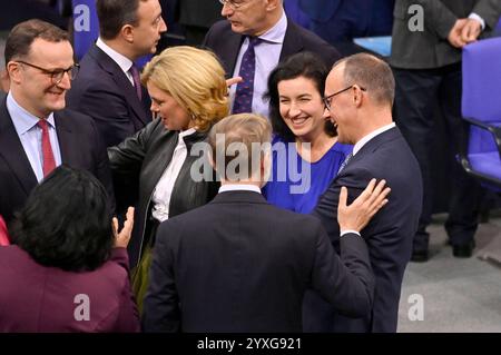 Jens Spahn, Julia Klöckner, Christian Lindner, Dorothee Bär und Friedrich Merz stellen die Vertrauensfrage in der 205. Sitzung des Deutschen Bundestages im Reichstagsgebäude. Berlin, 16.12.2024 *** Jens Spahn, Julia Klöckner, Christian Lindner, Dorothee Bär und Friedrich Merz stellen die Vertrauensfrage in der 205. Sitzung des Deutschen Bundestages im Reichstagsgebäude Berlin, 16 12 2024 Foto:XF.xKernx/xFuturexImagex bundestagssitzung205 4105 Stockfoto