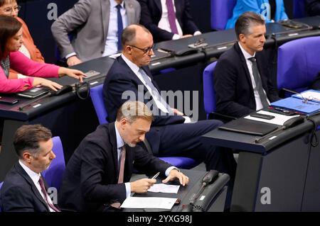 Christian Dürr, Christian Lindner, Friedrich Merz und Thorsten frei in der 205. Sitzung des Deutschen Bundestages im Reichstagsgebäude. Berlin, 16.12.2024 *** Christian Dürr, Christian Lindner, Friedrich Merz und Thorsten frei bei der 205. Sitzung des Deutschen Bundestages im Reichstagsgebäude Berlin, 16 12 2024 Foto:XF.xKernx/xFuturexImagex bundestagssitzung205 4132 Stockfoto