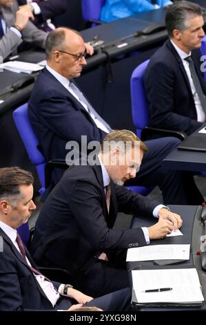 Christian Dürr, Christian Lindner, Friedrich Merz und Thorsten frei in der 205. Sitzung des Deutschen Bundestages im Reichstagsgebäude. Berlin, 16.12.2024 *** Christian Dürr, Christian Lindner, Friedrich Merz und Thorsten frei bei der 205. Sitzung des Deutschen Bundestages im Reichstagsgebäude Berlin, 16 12 2024 Foto:XF.xKernx/xFuturexImagex bundestagssitzung205 4130 Stockfoto