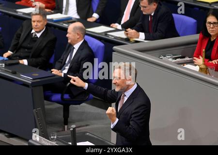 Robert Habeck, Olaf Scholz und Christian Lindner in der 205. Sitzung des Deutschen Bundestages im Reichstagsgebäude. Berlin, 16.12.2024 *** Robert Habeck, Olaf Scholz und Christian Lindner auf der 205. Tagung des Deutschen Bundestages im Reichstagsgebäude Berlin, 16 12 2024 Foto:XF.xKernx/xFuturexImagex bundestagssitzung205 4151 Stockfoto