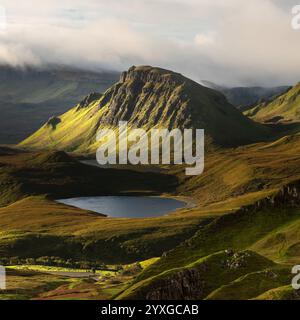 Dramatisches Morgenlicht im Quiraing auf der Isle of Skye, Schottland, Großbritannien. Stockfoto