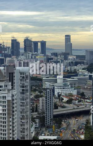 Wolkenkratzer, Blick von Novena über die Innenstadt zur Marina Bay, frühmorgens, Singapur, Asien Stockfoto