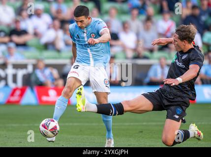 Melbourne, Australien. Dezember 2024. Steven Ugarkovic in Melbourne City war beim A-Leagues Men-Spiel zwischen Melbourne City FC und Auckland FC im AAMI Park zu sehen. Endstand Melbourne City FC 2:2 Auckland FC. Quelle: SOPA Images Limited/Alamy Live News Stockfoto