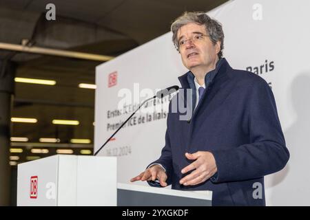 Francois Delattre, Botschafter Frankreichs in Deutschland Verabschiedung des ersten ICE der neuen täglichen Direktverbindung von Berlin nach Paris , am 16.12.2024 in Berlin, Hauptbahnhof, Gleis 8 , Deutschland *** Francois Delattre, Botschafter Frankreichs in Deutschland Abschied vom ersten ICE der neuen täglichen Direktverbindung von Berlin nach Paris , am 16 12 2024 in Berlin, Hauptbahnhof, Gleis 8, Deutschland Stockfoto