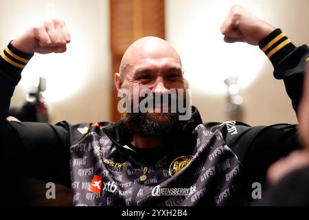 Tyson Fury im Hilton Hotel in Riad. Tyson Fury und Oleksandr Usyk treten am Samstag in Riad, Saudi-Arabien, bei einem Wettstreit über die Weltmeisterschaft von WBA, WBC und WBO gegeneinander an. Bilddatum: Montag, 16. Dezember 2024. Stockfoto