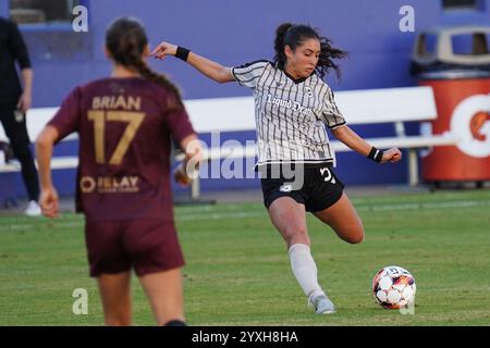 Dallas, Usa. Dezember 2024. Sasha Pickard #5 von Brooklyn FC schießt den Ball gegen Dallas Trinity FC während des USL Super League Spiels im Cotton Bowl Stadium. Brooklyn FC schlägt Dallas Trinity FC 1:0. Am 14. Dezember 2024 in Dallas, Texas. (Foto: Javier Vicencio/Eyepix Group) Credit: Eyepix Group/Alamy Live News Stockfoto