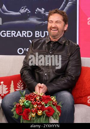 Doral, USA. Dezember 2024. DORAL, FLORIDA – 16. DEZEMBER: Gerard Butler wird während von Univisions Despierta America gesehen, um seinen neuen Film den of Thieves 2: Pantera in den Univision Studios am 16. Dezember 2024 in Doral, Florida zu promoten. (Foto: Dax Tamargo/SIPA USA) Credit: SIPA USA/Alamy Live News Stockfoto